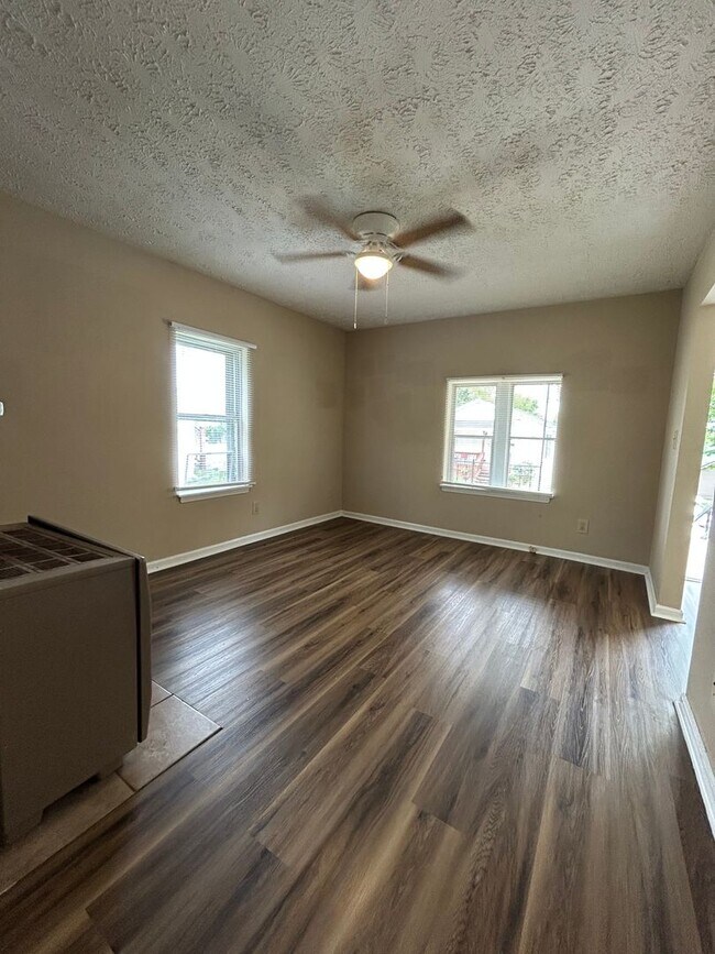 Foto del edificio - 2 Bedroom Single Family Home Alert!!!
