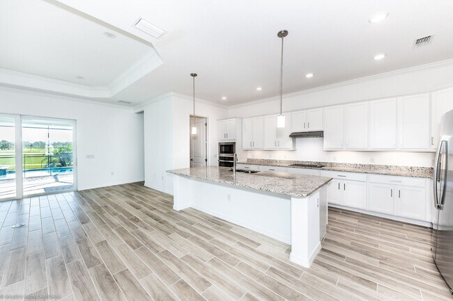 Foto del edificio - PRICE DROP!! ALMOST NEW! SPACIOUS, 4-BEDRO...