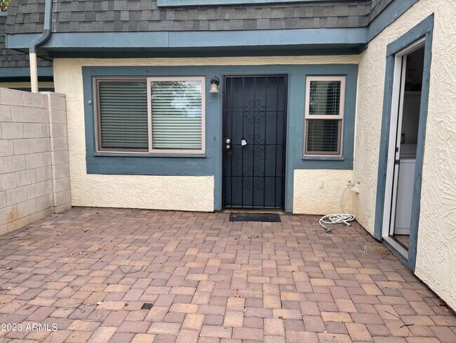 Building Photo - 8037 N 32nd Ln