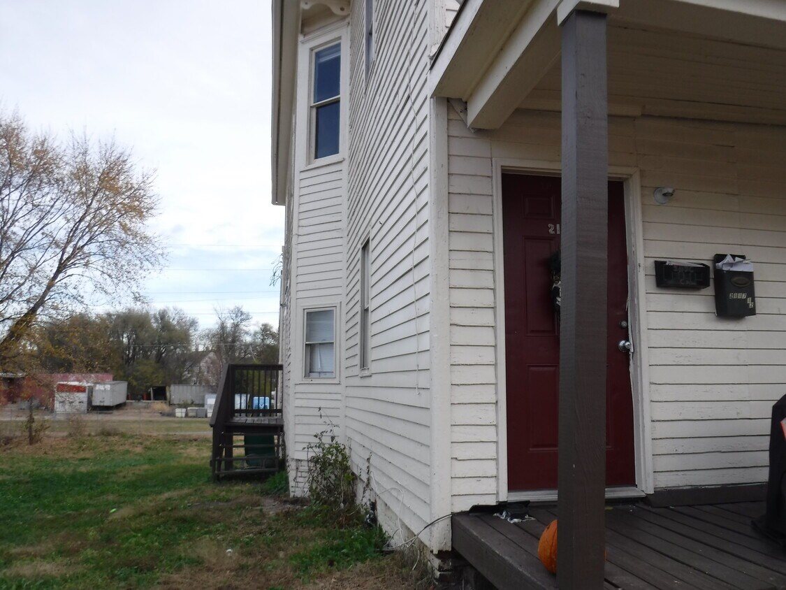 Primary Photo - 2117 Saint Joseph Ave