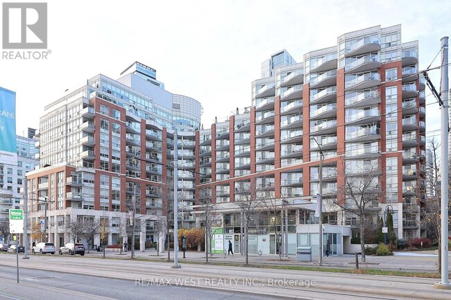 Building Photo - 550-550 Queens Quay W