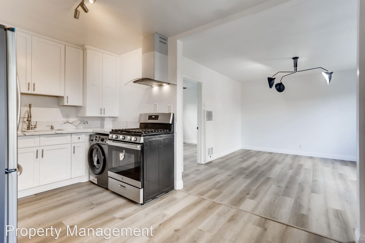 Primary Photo - 230 N Berendo St
