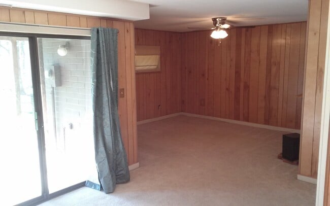 Building Photo - 9212 Groundhog Dr