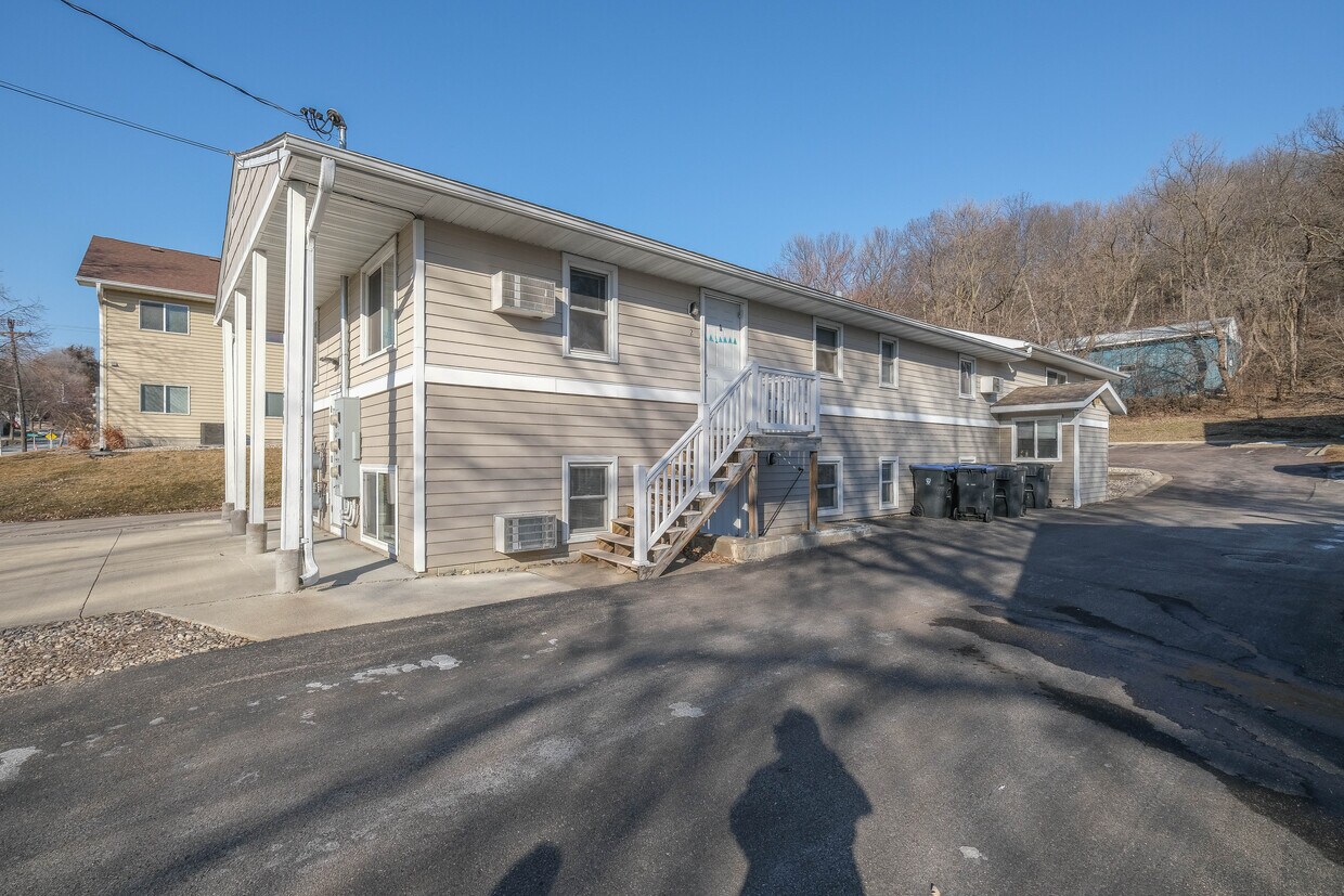 210 James Ave Unit 3, Mankato, MN 56001 Condo for Rent in Mankato, MN