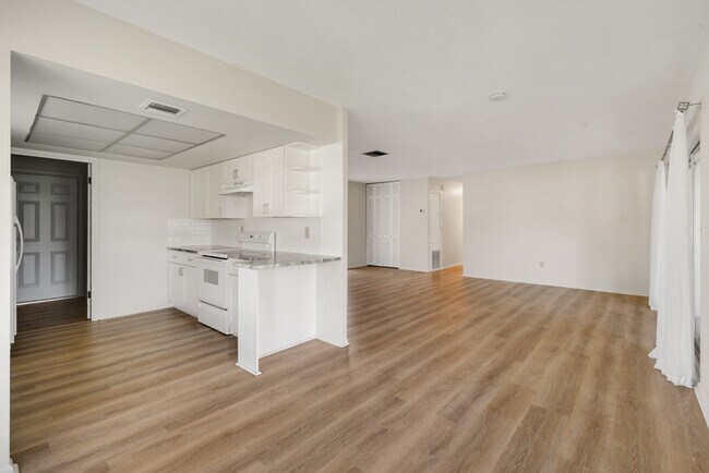 Building Photo - February FREE rent! Adorable 2/2 house in ...