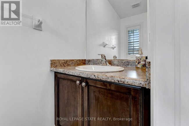 Building Photo - 400 Stonehenge Dr