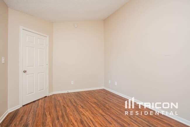 Building Photo - 3214 Kelling St