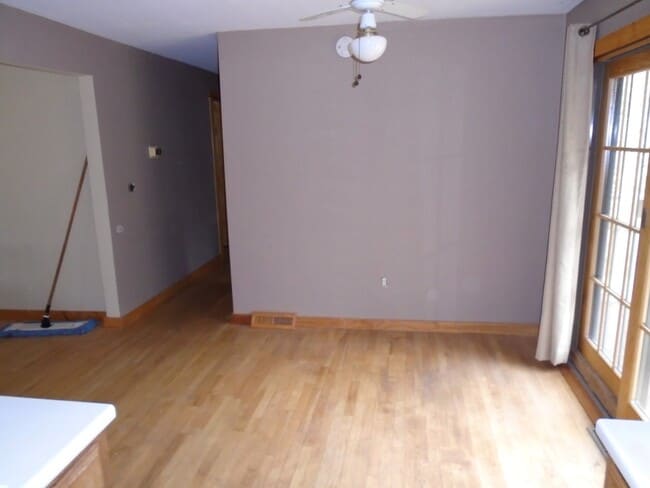 Building Photo - 5939 Shelburne Rd