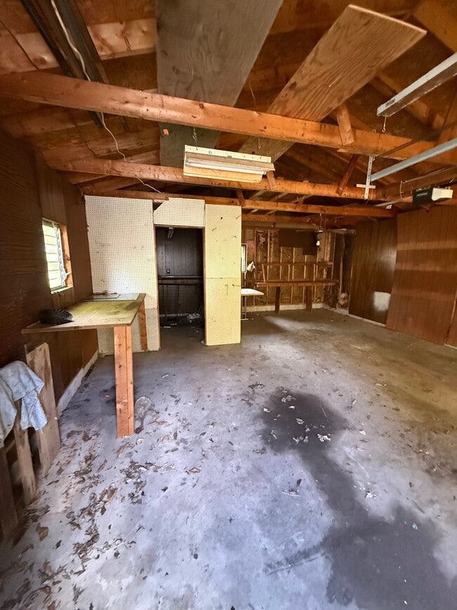 Building Photo - 1845 W Waggoner St