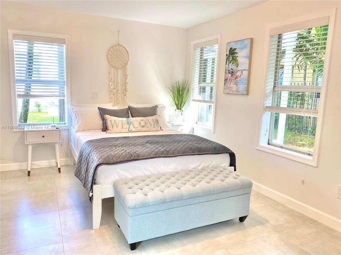 Foto principal - 118 NE 46th St