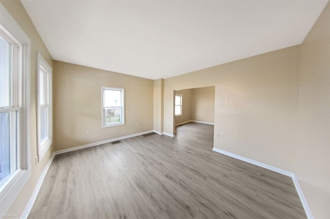 Building Photo - 3 br, 1 bath House - 587 S Ogontz St