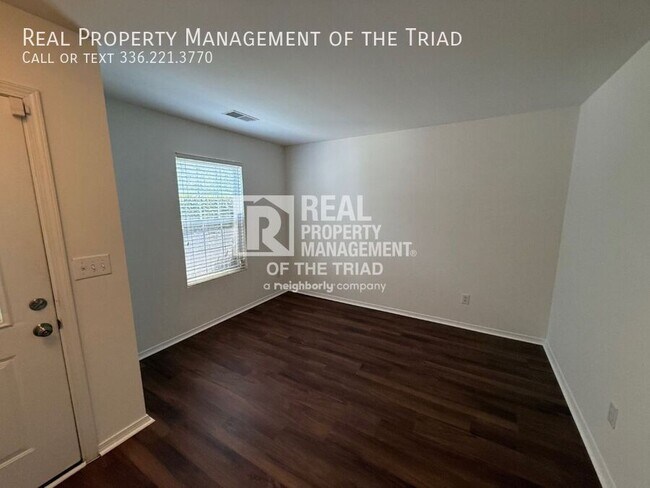 Foto del edificio - 4547 Brimmer Pl Dr