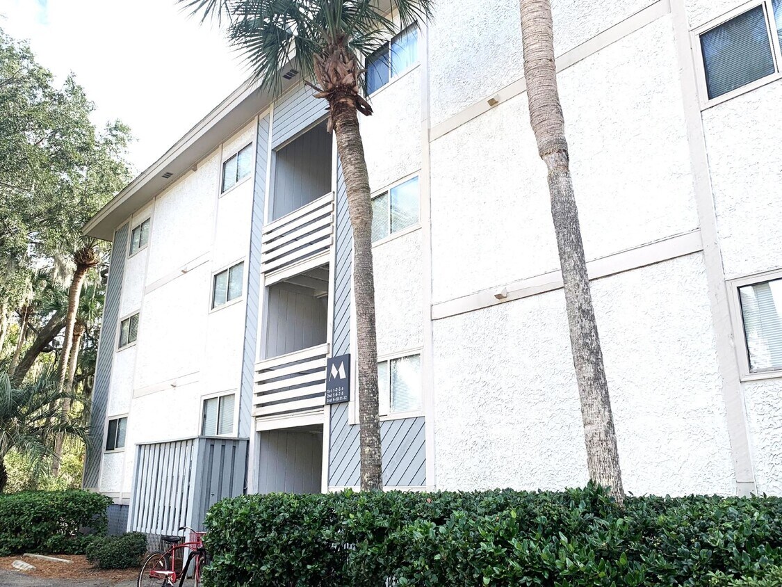 Primary Photo - 2 Bedroom Furnished Villa on Hilton Head I...