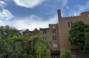 Building Photo - 2630 SW 28th St