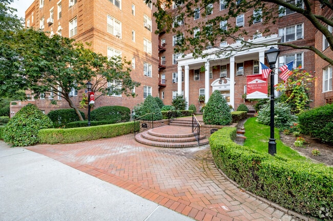 Building Photo - 112-50 78th Ave