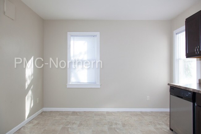 Building Photo - 339 Webster St