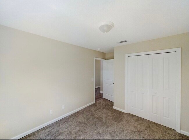Building Photo - 346 Whispering Pines Rd
