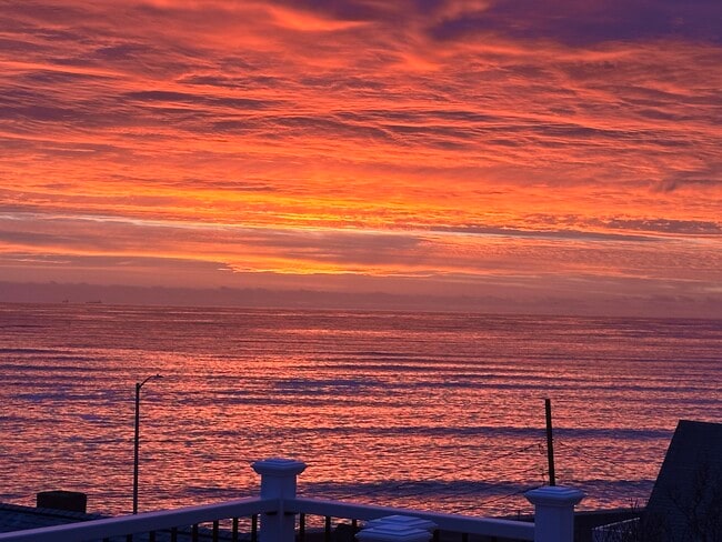 Building Photo - 172 Endicott Ave