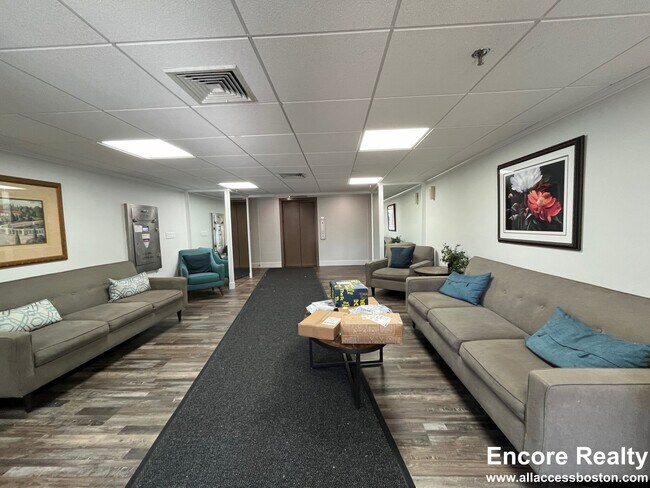 Foto del edificio - 385 Massachusetts Ave