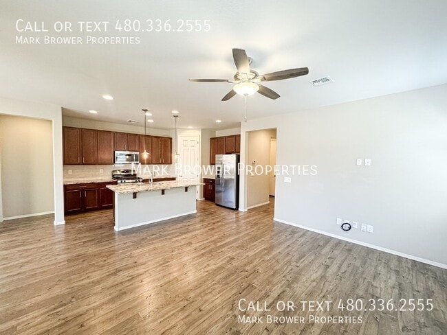 Building Photo - 4594 Kirkland Ave