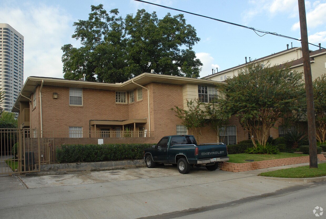 Building Photo - 1820 Binz St