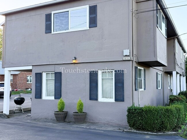 Foto del edificio - 18101 SE Arista Dr