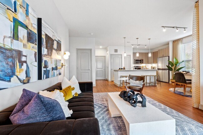 Foto del edificio - Sweet Space, Sweeter Savings