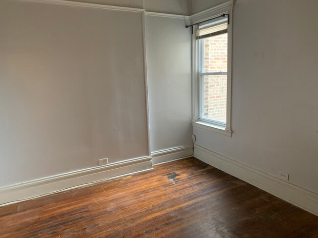 Building Photo - 4917 S Vincennes Ave