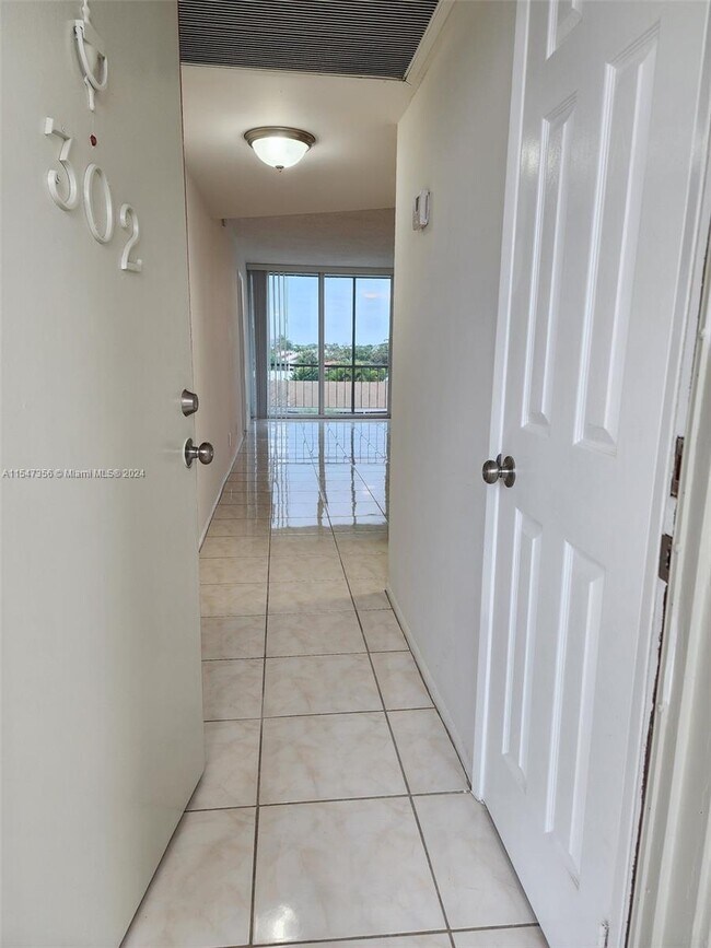 Foto del edificio - 4501 NE 21st Ave