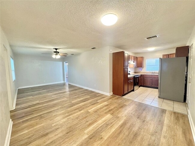 Foto del edificio - 674 Avenue L SE