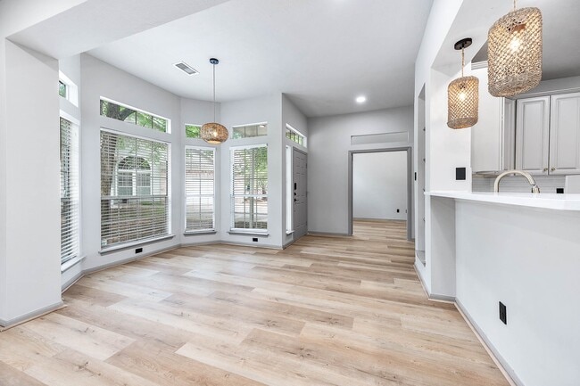 Building Photo - 83 S Spiral Vine Cir