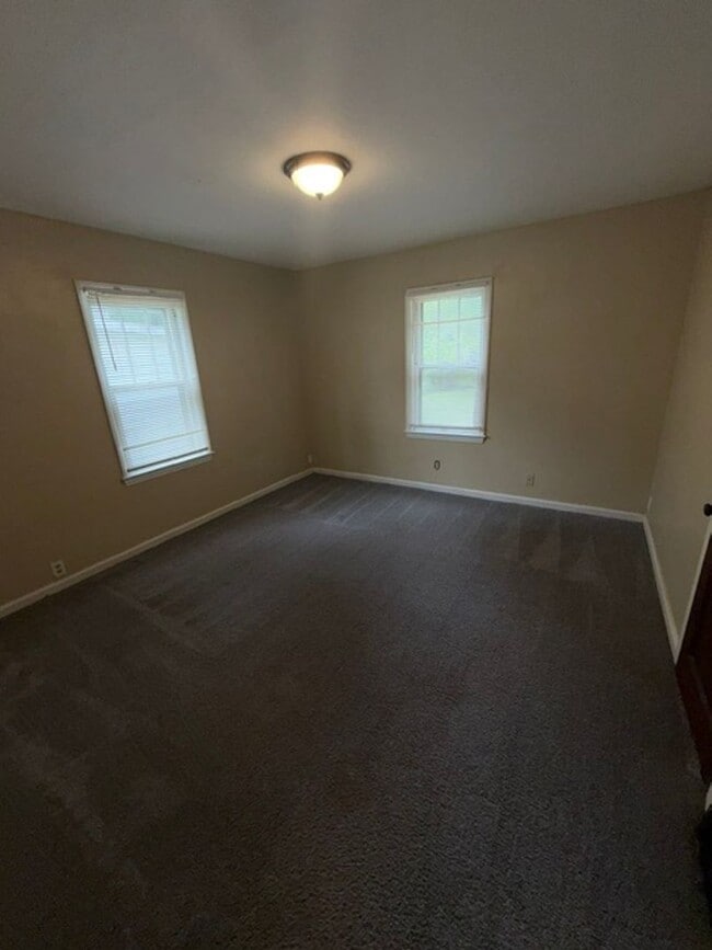 Building Photo - 730 Bayard Park Dr