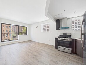 Building Photo - 97-30 64th Ave