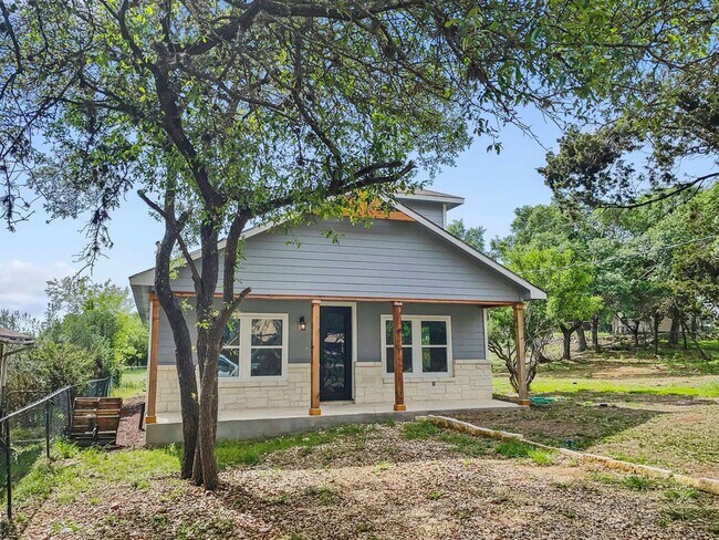 Building Photo - Move in Ready Canyon Lake