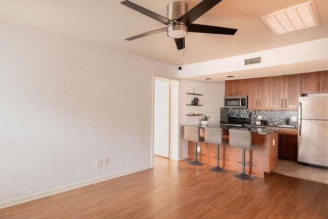 Foto del edificio - 7685 Northcross Dr