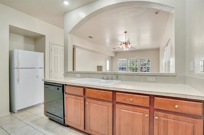 Foto del edificio - 2115 E 18th St