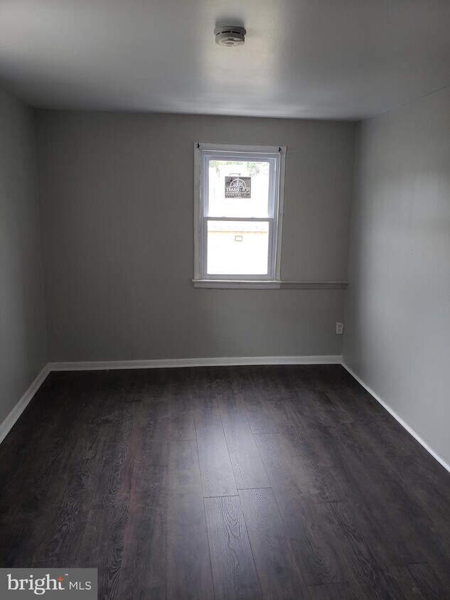Primary Photo - 1 Oak St