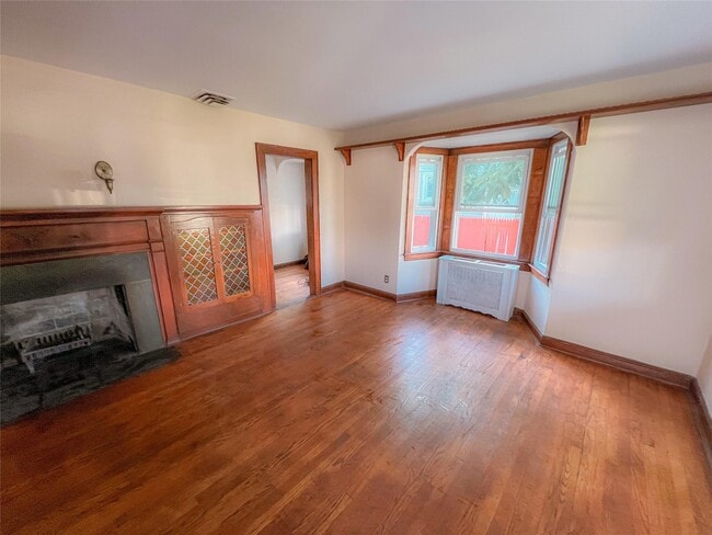 Building Photo - 109 L St