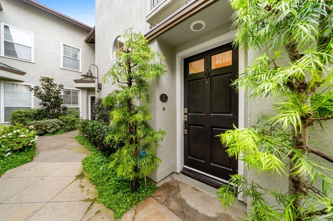Foto del edificio - Newport Beach Townhome  for Lease