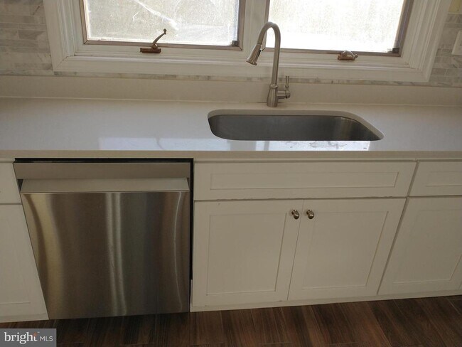 Foto del edificio - 512 Dartmouth Dr