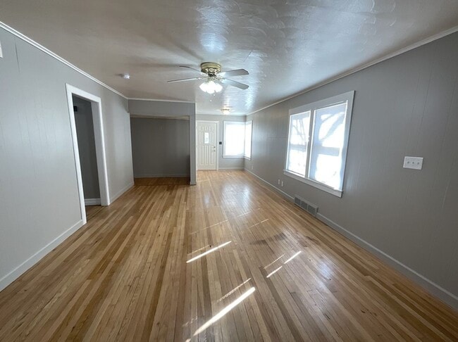 Building Photo - LEASING