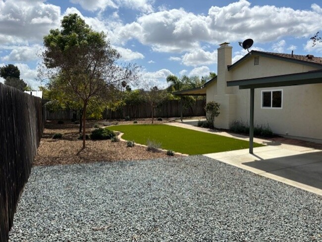 Building Photo - 13217 Lakeview Granada Dr