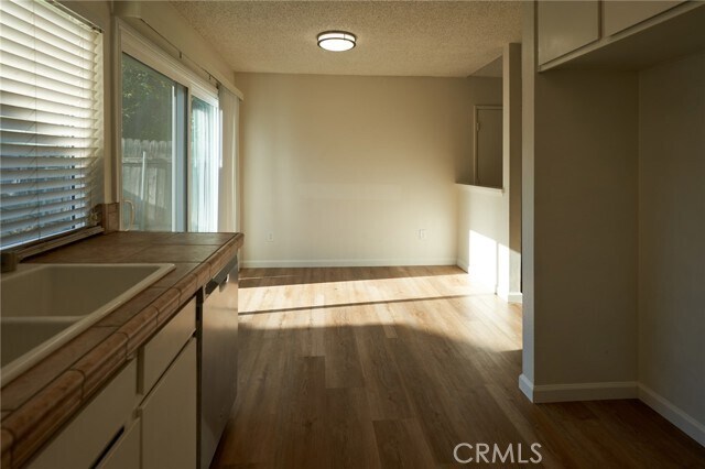 Foto del edificio - 2455 Gehrig St