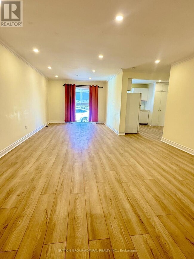 Building Photo - 61 Parkside Dr