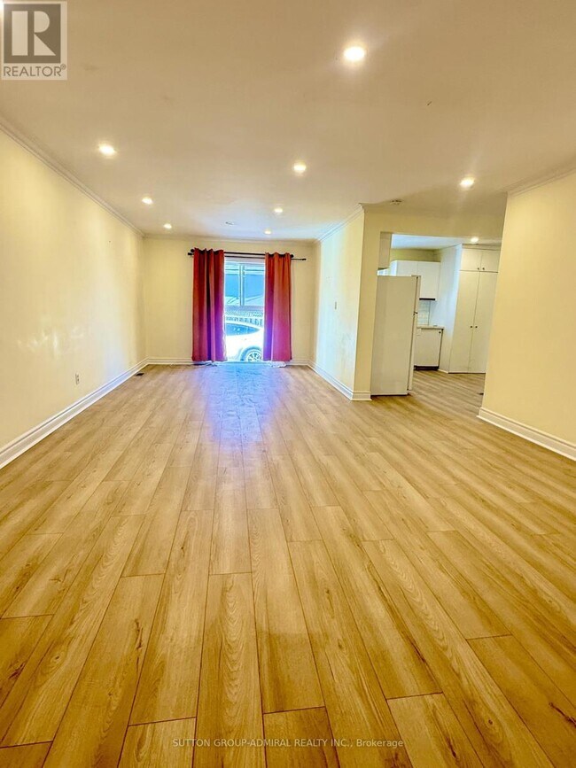 Photo du bâtiment - 61 Parkside Dr