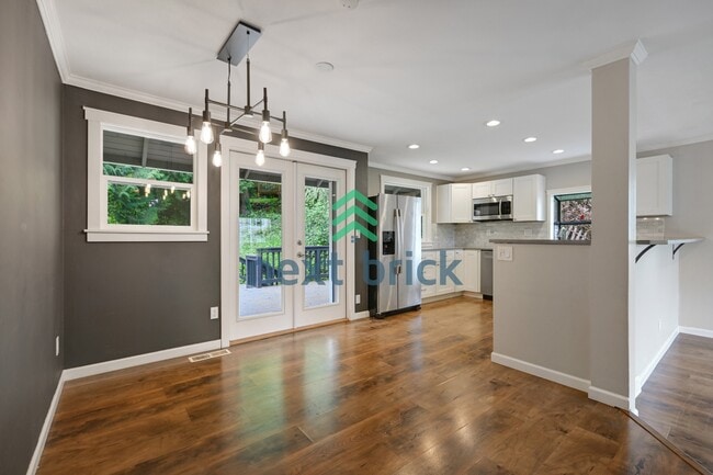 Building Photo - Move-In Ready 4 Bedroom Home in Prime Bellevue Location