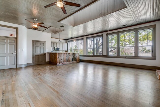 Foto del edificio - 725 W Magnolia Ave