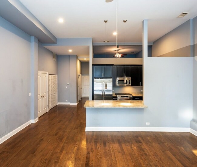 Foto del edificio - 3109 W Augusta Blvd