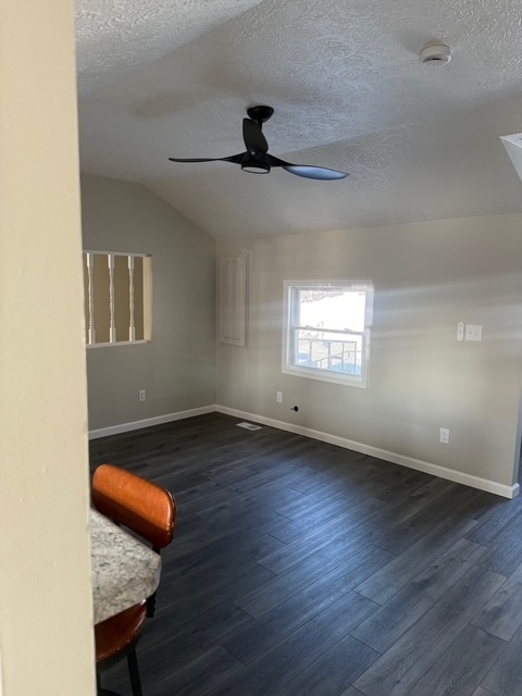 Building Photo - 306 Walnut St