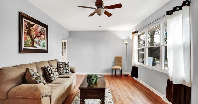 Foto del edificio - Beautiful 3 Bed, 2 Bath Single Family Home!